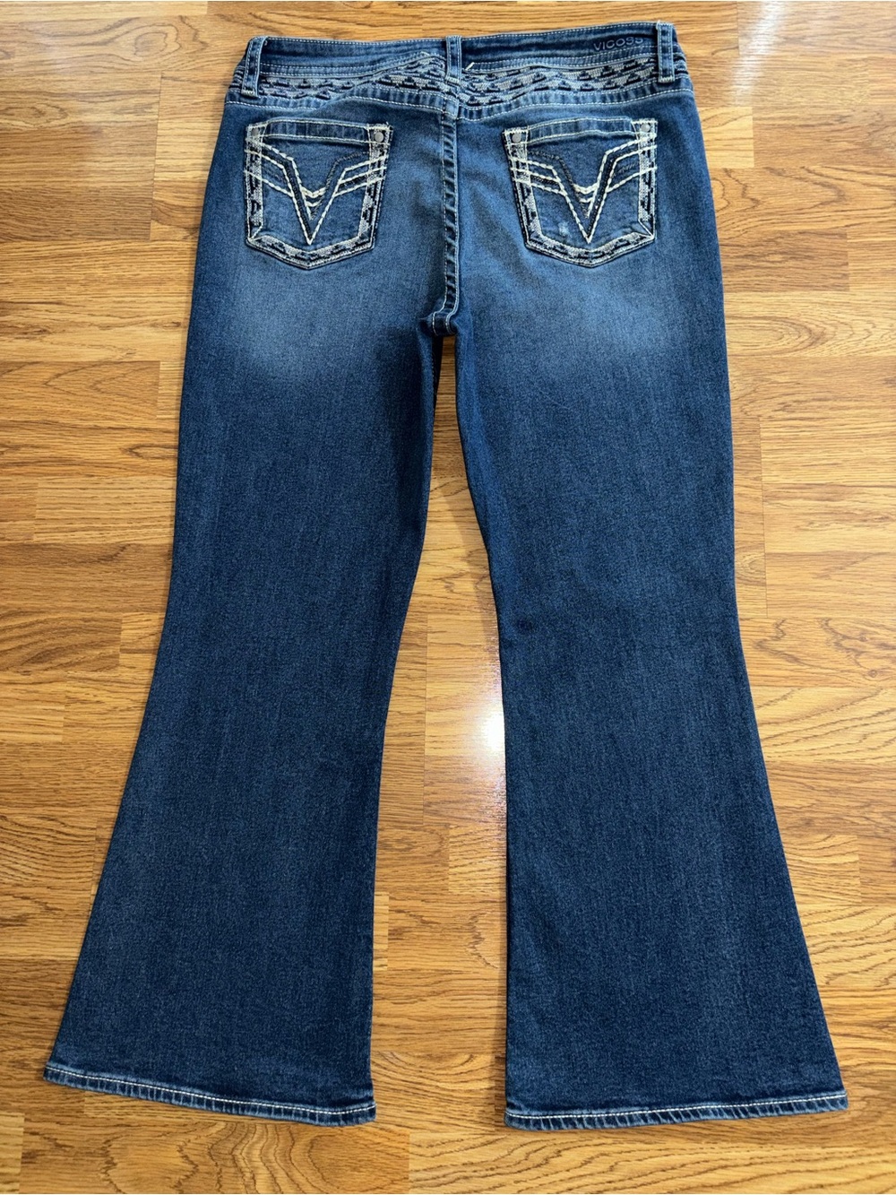 Vigoss Dark Wash Flare Leg Jeans Women’s Size 16 Length 29 Embroidered Sequins